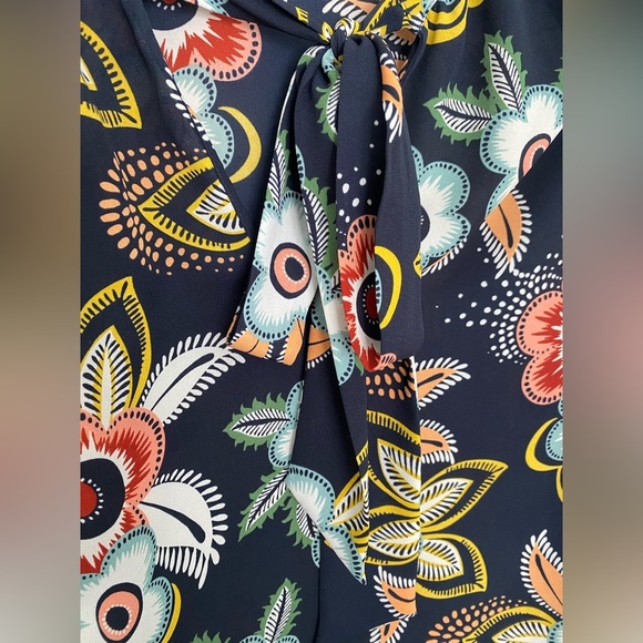 - Loft Tie Back Ruffle Bell Sleeve Floral Multi Navy Blouse - Picture 6 of 6